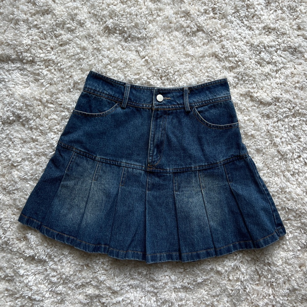 Y2K 2000s Pleated Denim Skirt